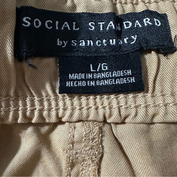 Social Standard women's size large tan shorts - Picture 4 of 4